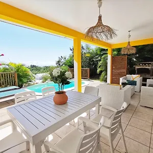 Ananas - Exotic Martinique , Le Diamant Martinique